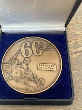 60th Anniversary Bastogne 1944-2004 Challenge Coin in case *Very Rare*